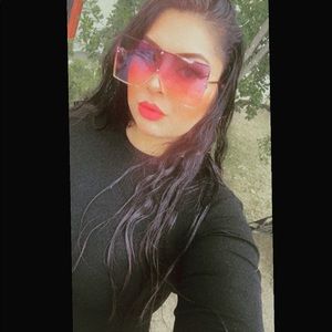 Meet your Posher, Gabriella